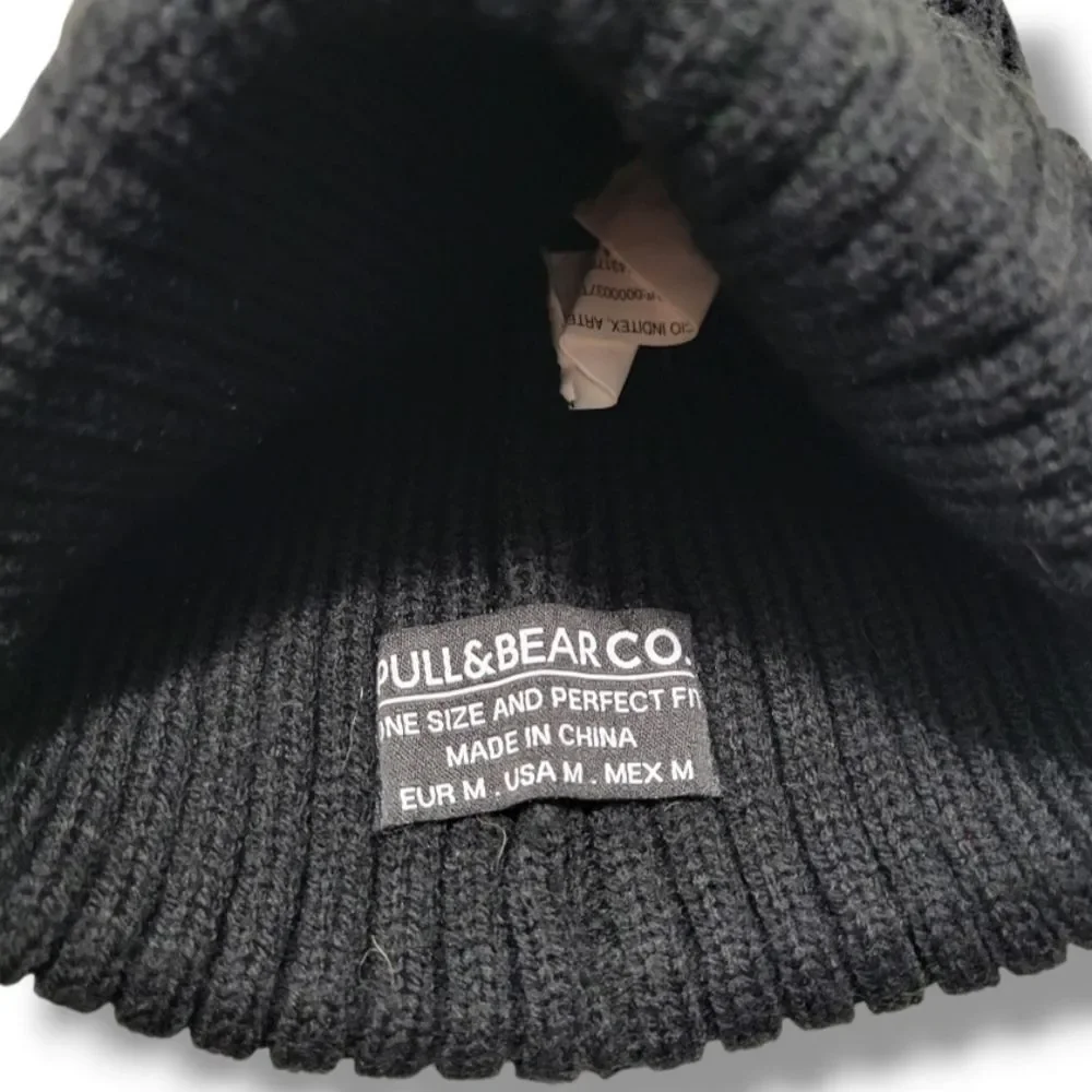 Pull & Bear Beanie Medium Knit Pull&Bear  Cap Embroidered Pull And Bear Headwear